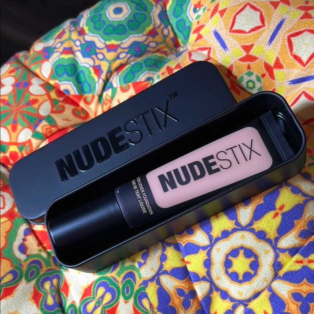 NUDESTIX Nude 2 tinted cover foundation - Picture 1 of 15